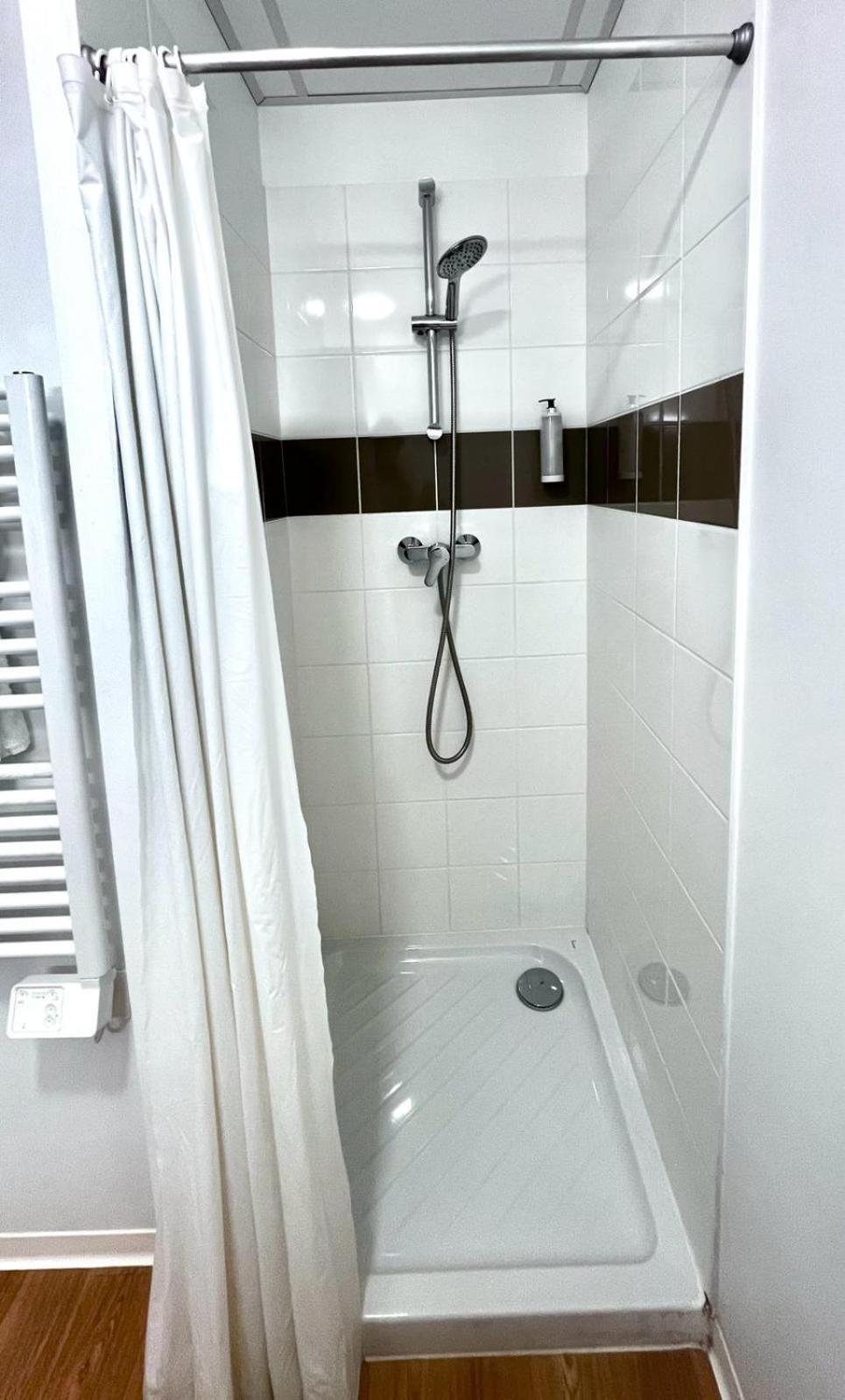 Residence Hoteliere Le Prado Libourne Bagian luar foto